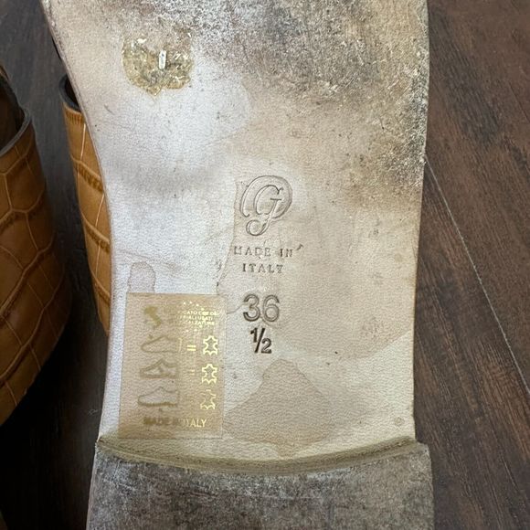 M. GEMI The Siena CrissCross Sandal Brown Croc Embossed - Picture 9 of 9